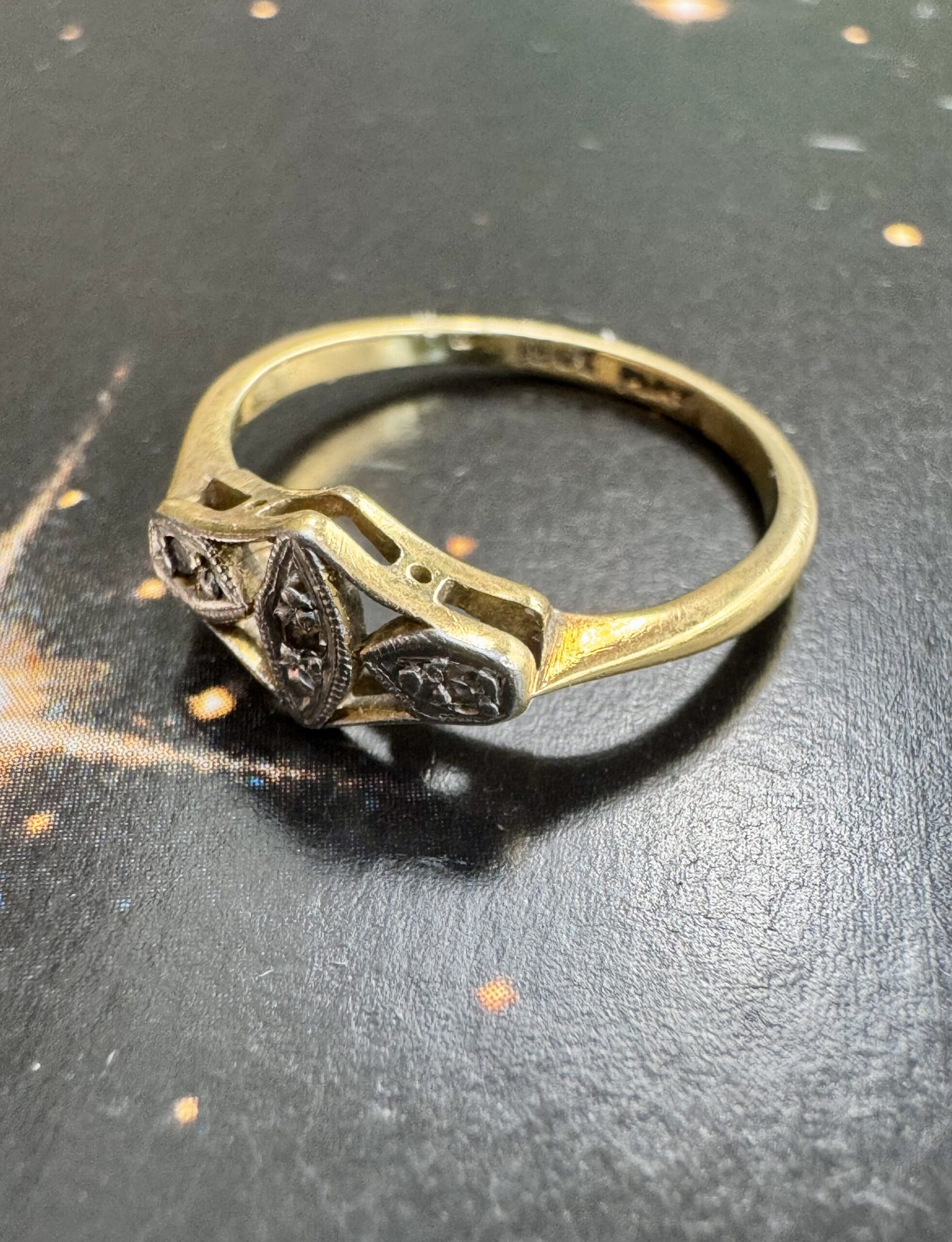 Art Deco Trefoil Diamond Ring - 18ct gold - Image 2