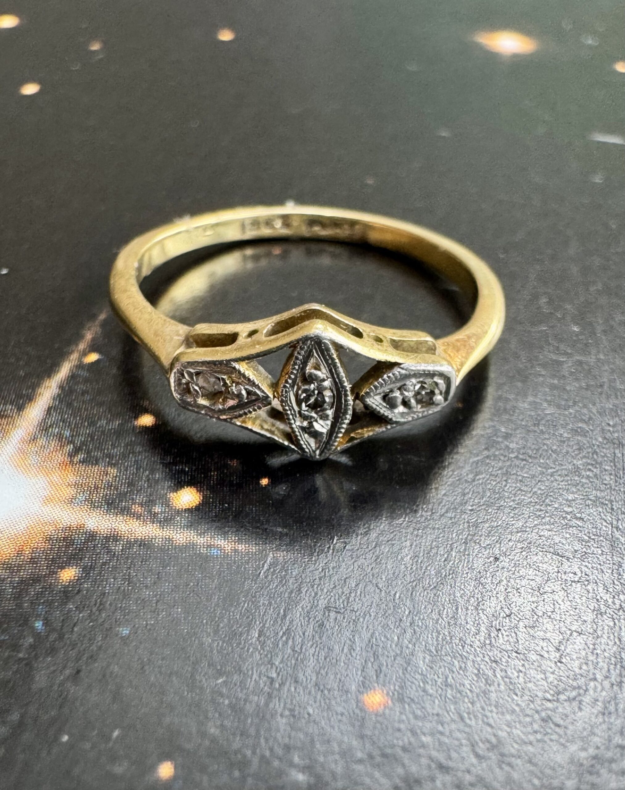 Art Deco Trefoil Diamond Ring – 18ct gold