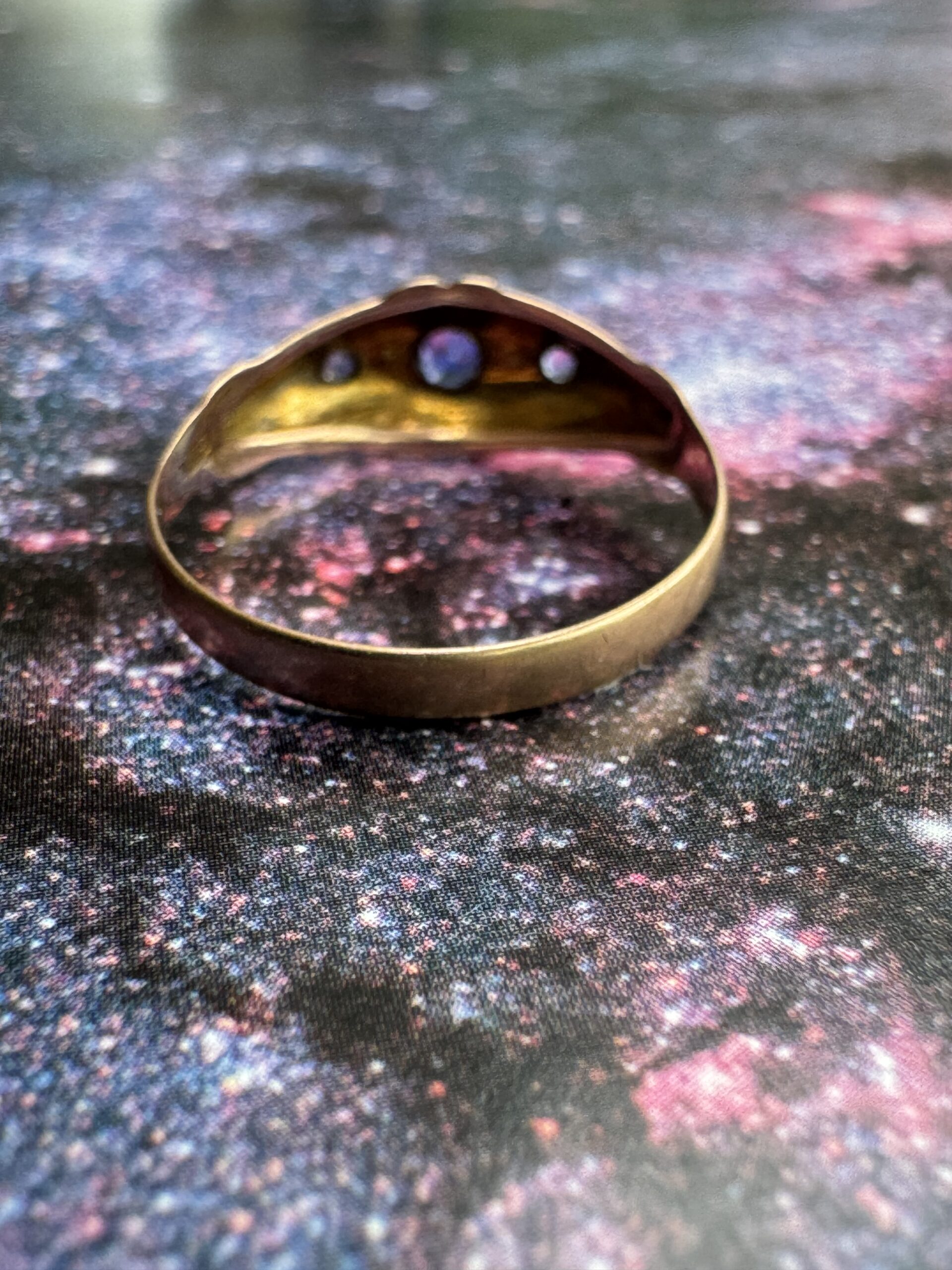 Garnet Topped Doublet and Diamond Boat Ring - 9ct Gold - Image 5