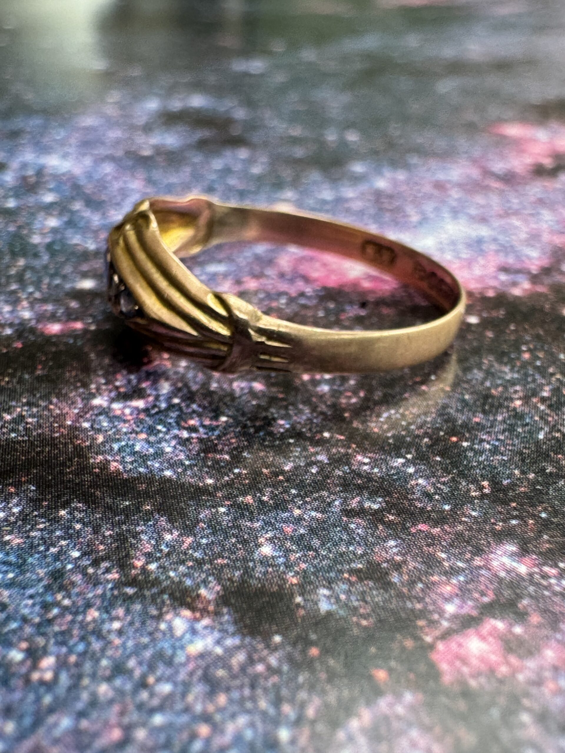 Garnet Topped Doublet and Diamond Boat Ring - 9ct Gold - Image 3