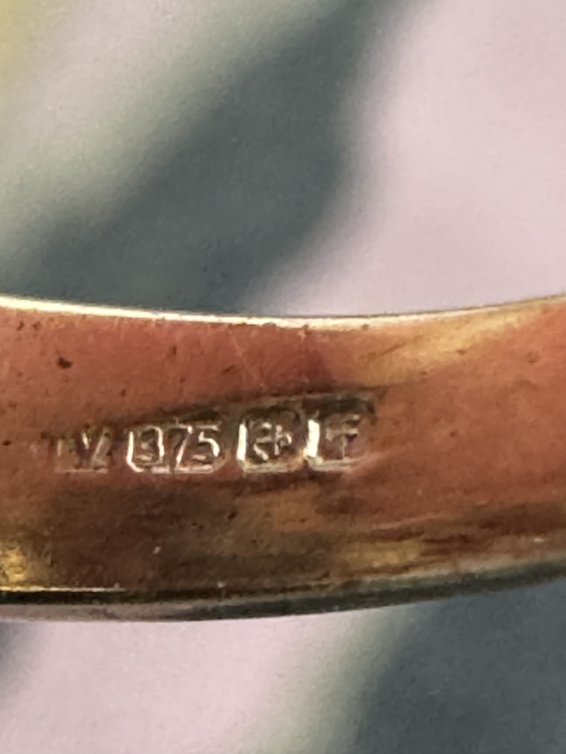 Garnet Topped Doublet and Diamond Boat Ring - 9ct Gold - Image 6