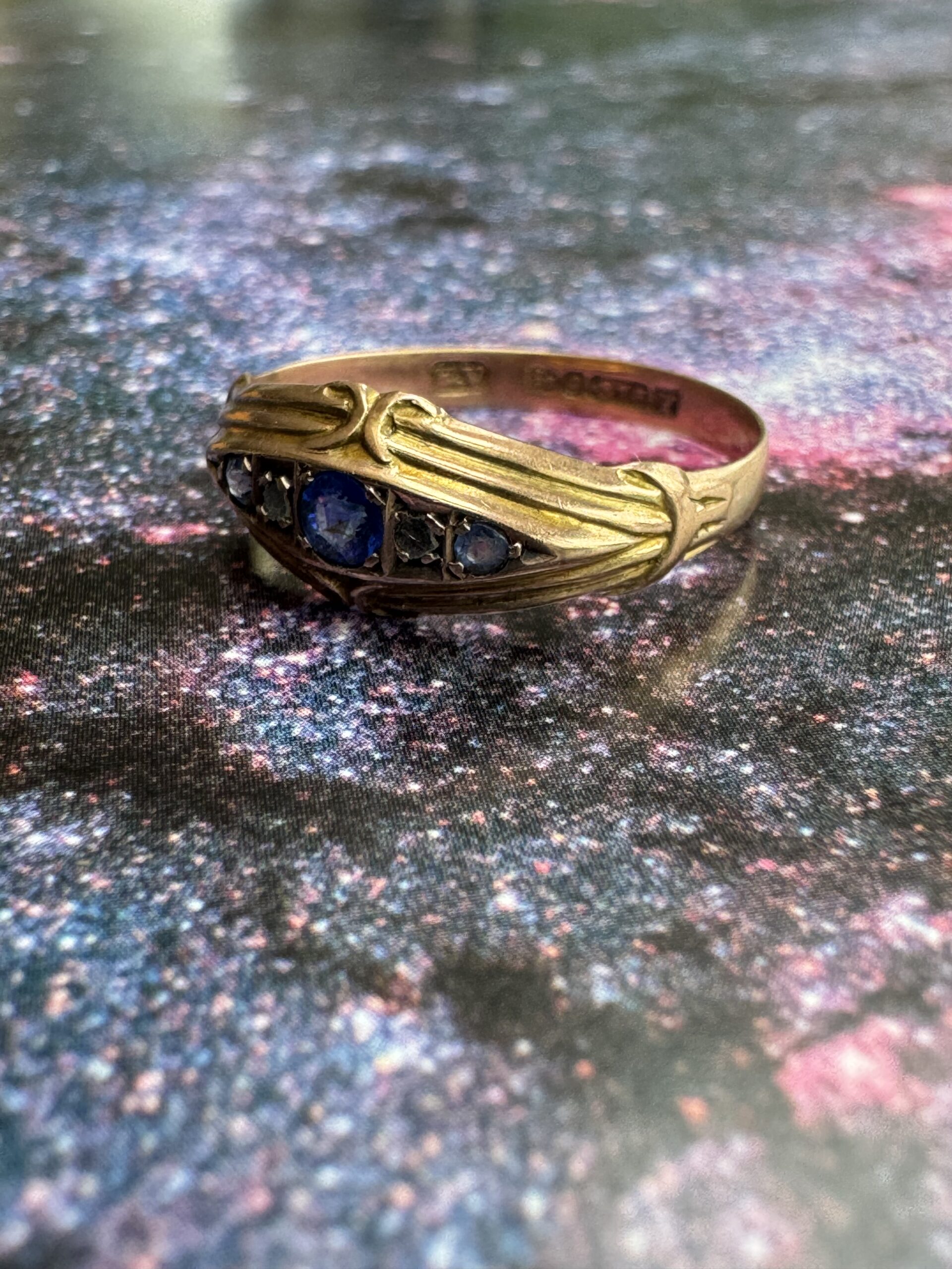 Garnet Topped Doublet and Diamond Boat Ring - 9ct Gold - Image 2