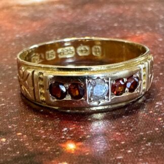 Victorian Diamond and Garnet Ring - 15ct Gold