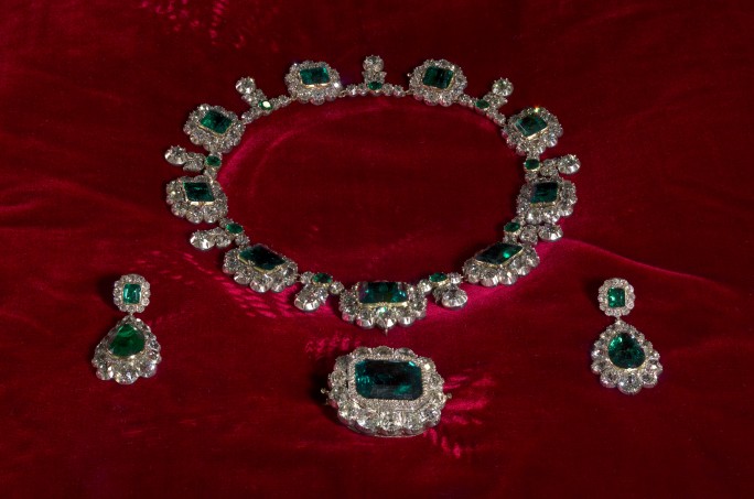 Queen Victoria Emerald and Diamond Parure - Kensington Palace - Historic Royal Palaces