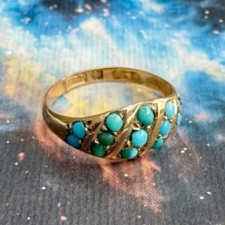 Antique Turquoise Ring - 15ct Gold