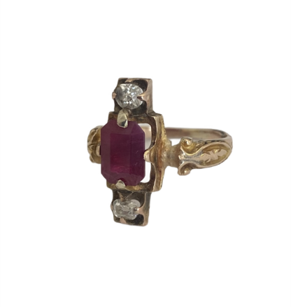 Antique Ruby and Mixed Cut Diamond Ring - 18ct Gold