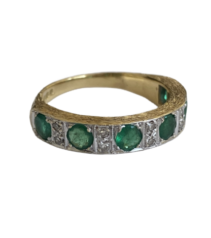 Vintage Emerald and Diamond Ring - 18ct Gold