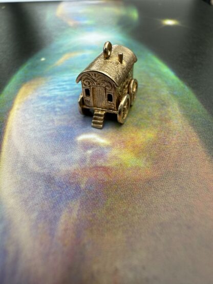 Vintage Fortune Teller Charm in Opening Caravan - 9ct Gold - Image 5