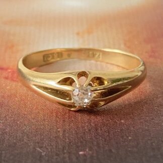 Victorian Diamond Belcher Ring - 18ct Gold