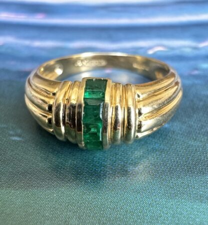 Vintage Emerald Ring - 18ct Gold