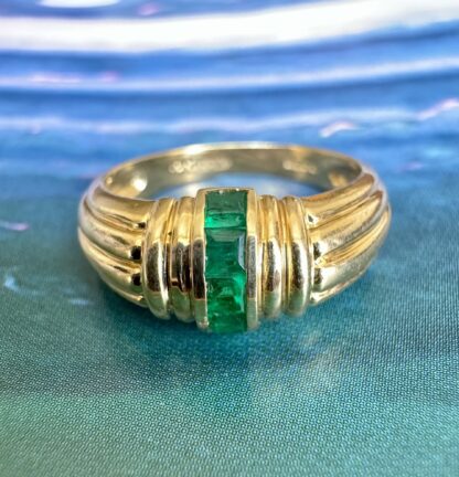 Vintage Emerald Ring - 18ct Gold