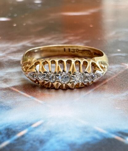 Antique 5 Stone Diamond Ring - 18ct Gold