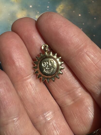 Vintage Sun Charm - 9ct Gold - Image 3